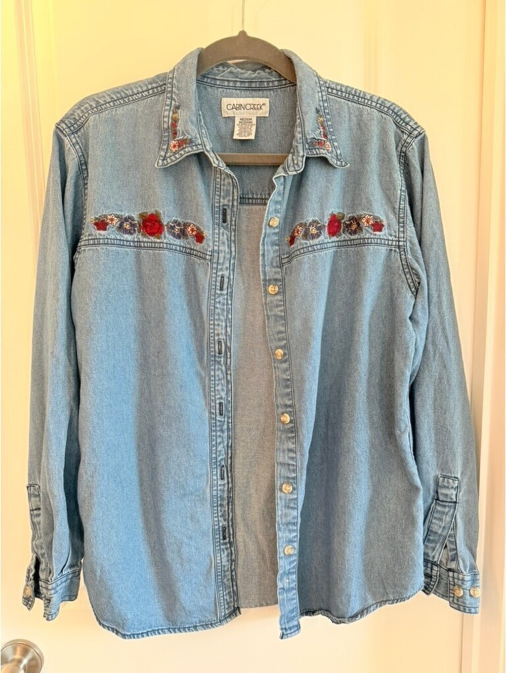 Vintage Cabin Creek Embroidered Denim Shirt - Women's M, Cottagecore, Grannycore